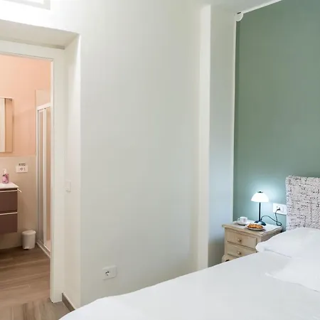 Vakantiehuis Borgo Dei Nonni - By Lovecomo Menaggio